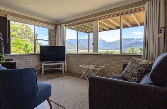 The One Mile - Spectacular mountain views