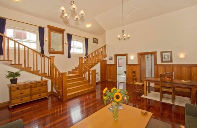 The Orange Lodge - Petone - Wellington - Banda Ancha