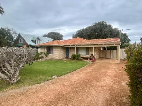 The Orchid Courthouse - Busselton