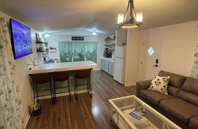 Charming Ouachita Nook-home near lake, crystal digging and more!