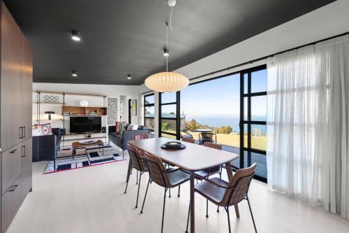 The Outlook on Mount Louis - 1 Bedroom - Stunning Views
