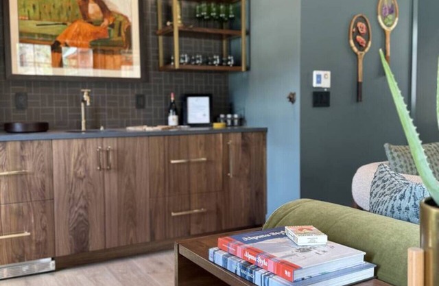 The Outpost - Cloud City Suite (1 BR)