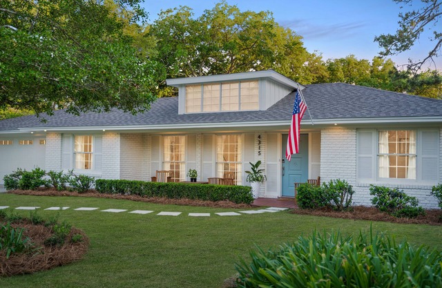 The Palm - East Beach Private Retreat - Saltwater Pool, Hot Tub, Beach Access!