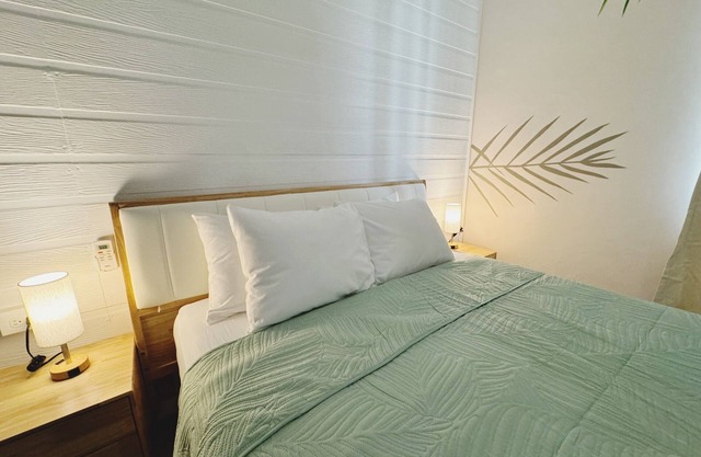 The Palm Room on Carlisle Bay, AC, Wifi, beachfront property.