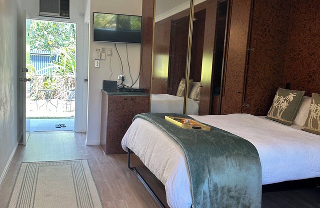 The Palm Unit Studio with aircon, Wi-Fi and Netflix