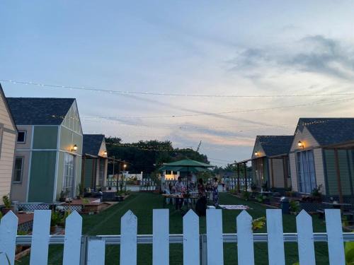 The paper garden By Juniar Place
