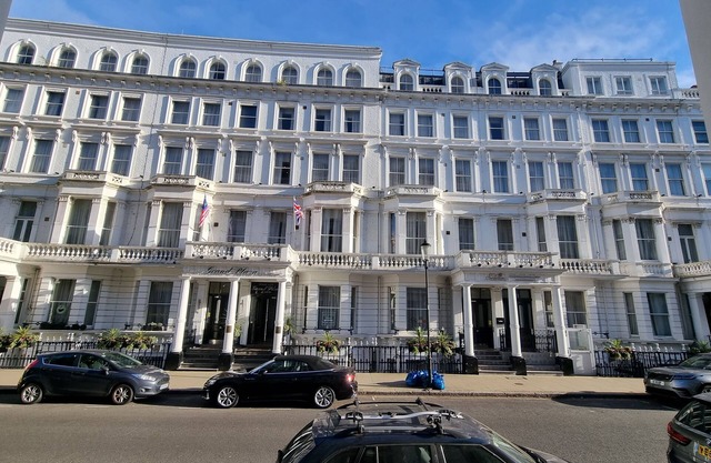 The Park City Grand Plaza Kensington