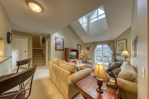 The Peaks 3 Bedroom Mountain View Condo