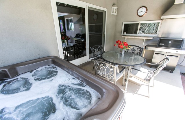 The Perfect Costera Escape!