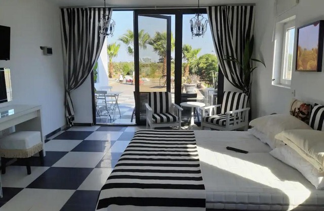The Pervoli Studio - Pool - Close to Beach