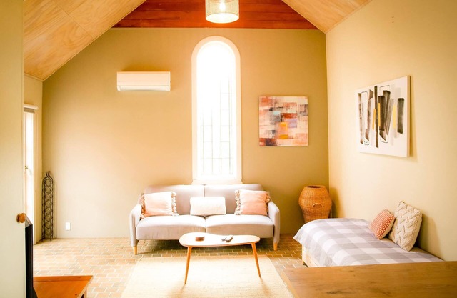 'The Phoenix on Miller' Modern loft style
