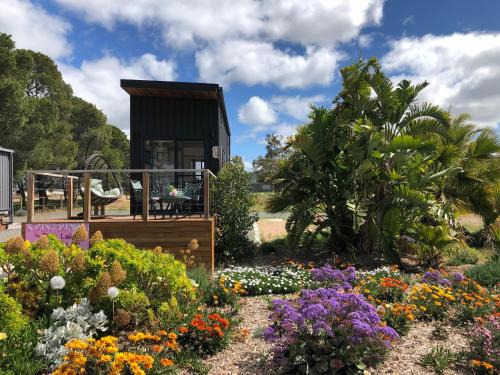 The Pink Lake Tiny House - 'Sakura'