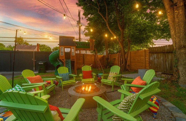 The Play Haus! Hot Tub-Game Room-Firepit-Families