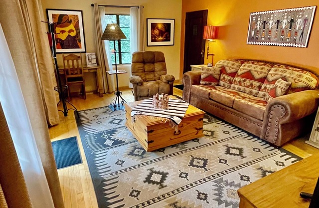 The Pleasant Street Casitas: Superior King Bed