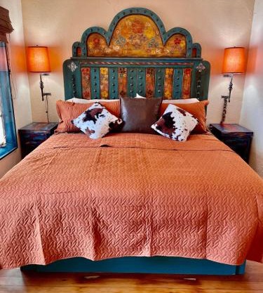 The Pleasant Street Casitas - Historic & Modern Charm