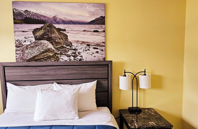 The Port-O-Call Inn & Suites