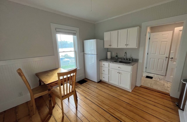 The Porthole - Seaside Suite on Popham Beach!