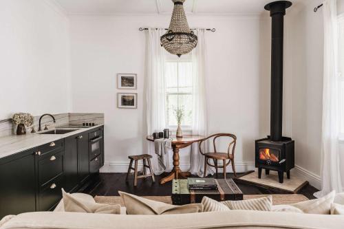 The Postman's Cottage - Hinterland Luxury