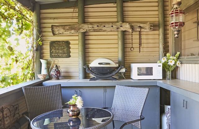 The Potters Garden Cabin