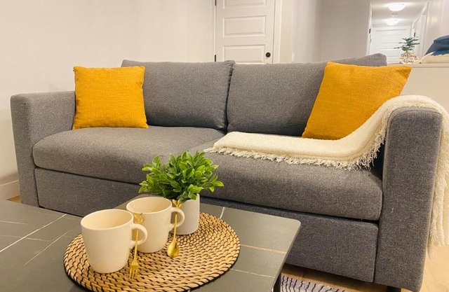 The Private Central Edmonton Suite - Comfortable & Fully-Equipped Basement Suite