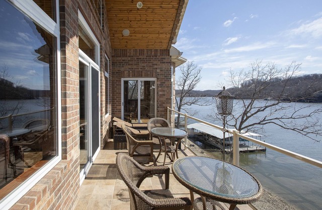 The Proctor 55 - Luxury Home in Proctor Cove, Gentle Water, Amazing Lake Views