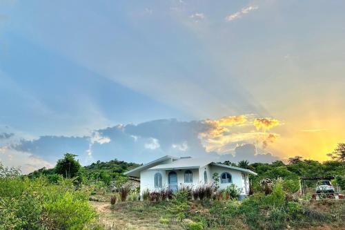 The Propeller a Luxury Farmstay at Crossroads Getaway