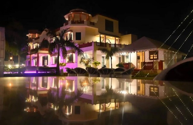 The Quila Camps & Resort