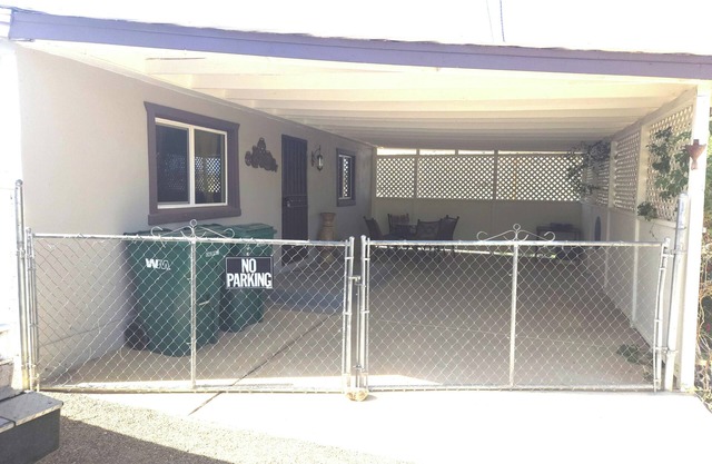 The Rambling Rose! Peaceful, yet 1 block to ALL the action. RV & Fido friendly