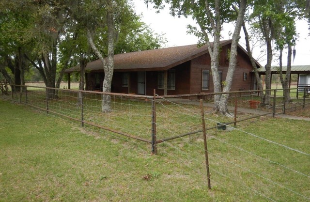The Ranch House / 110 Acres