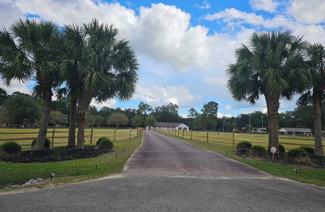 The Ranch: A Spacious 5-Bedroom Home with Pool in Quiet Neighborhood