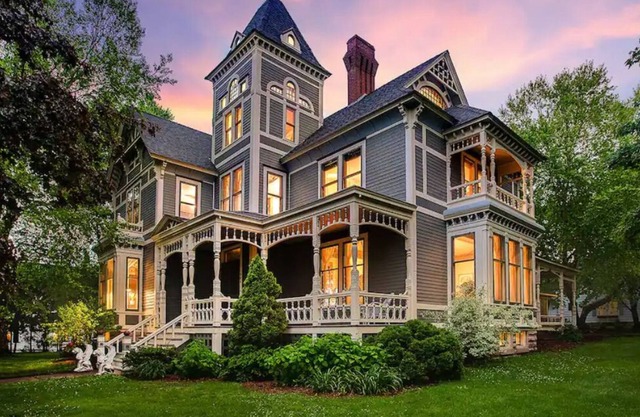 The Real Magic House in Historic Hudson, WI!