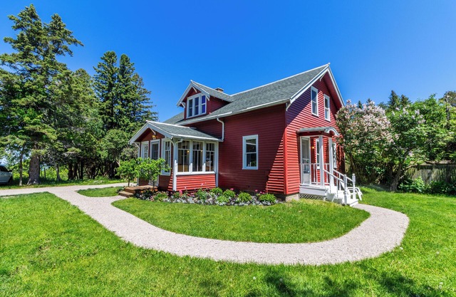 The Red Cabinette - Cross Village