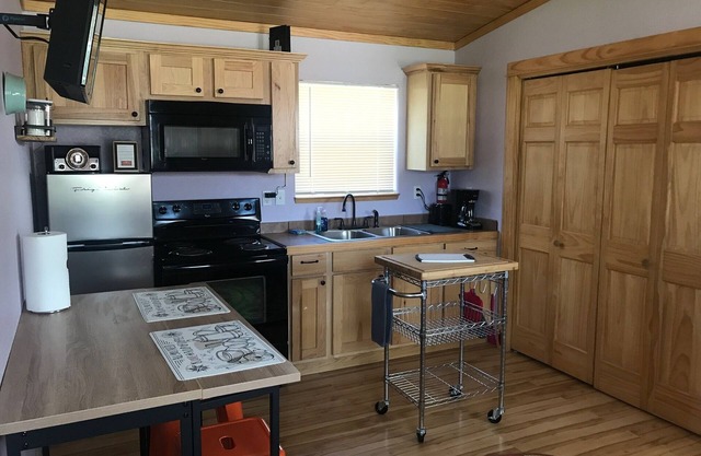The Red Station by Glacier - Apartment #1 with AC and laundry