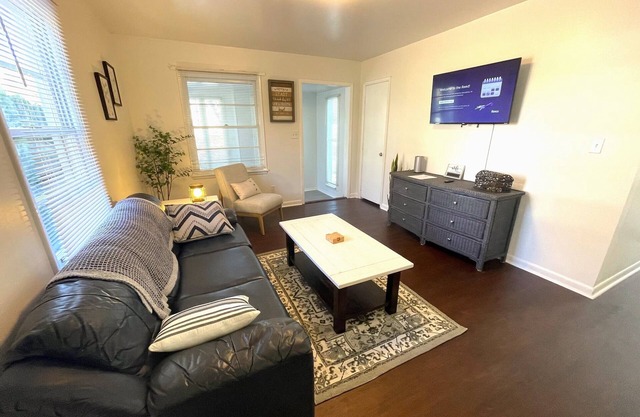 The Reed / Modern Refined Cozy Contemporary