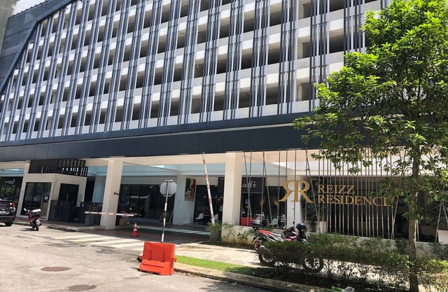 Reizz Residence