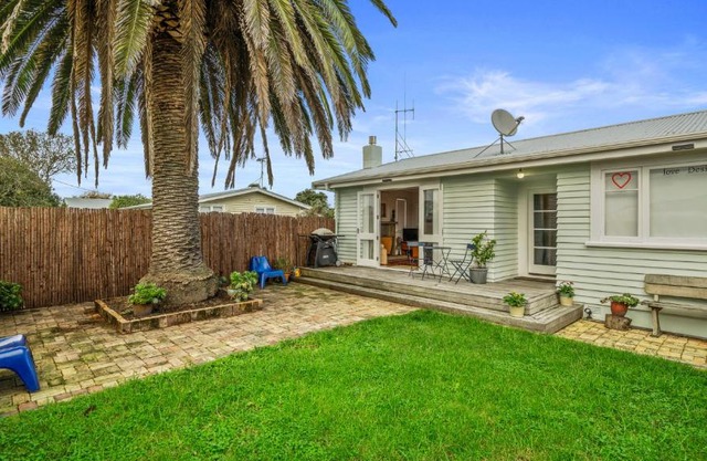 The Remodelling Room - Mount Maunganui Cottage