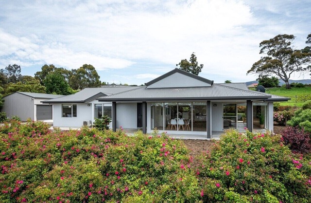 "The Rest Retreat" 3 Bed & 2 Bath-15 Mins to CBD
