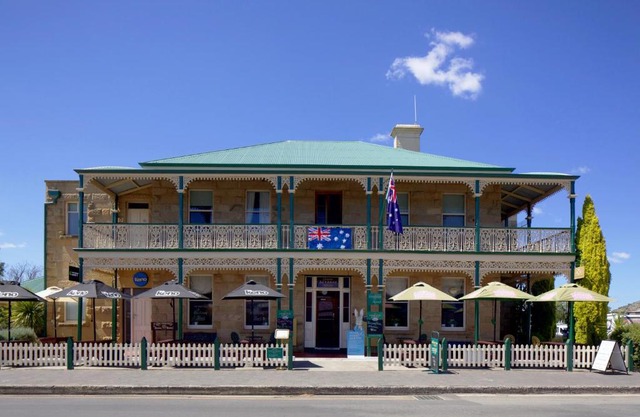 The Richmond Arms Hotel