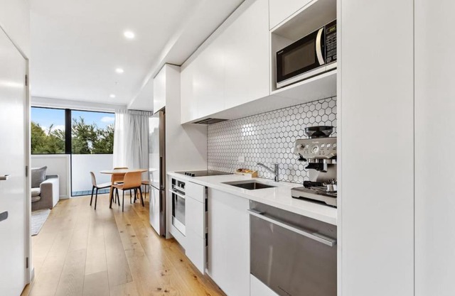 The Ridge Apartment near Beaches with Parking