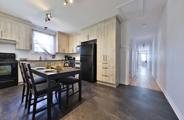 The right door. 2 bedroom cozy apartment in the middle of Saint-Jérôme