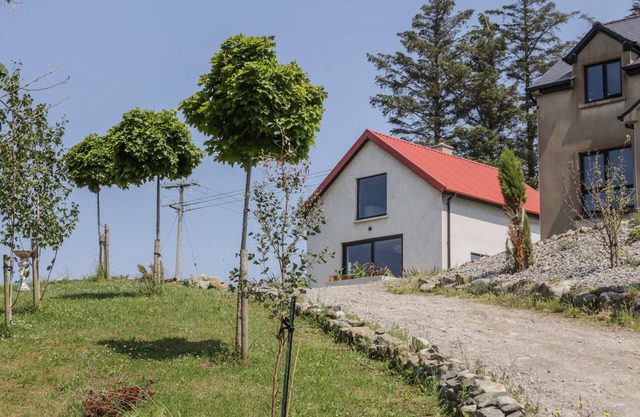 THE RING FORT LODGE, pet friendly in Glenties, County Donegal