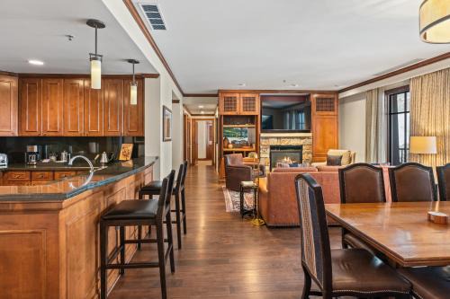 The Ritz-Carlton Club, 3 Bedroom Residence 8308, Ski-in & Ski-out Resort in Aspen Highlands