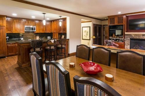 The Ritz-Carlton Club, Two-Bedroom WR Residence 2405, Ski-in & Ski-out Resort in Aspen Highlands