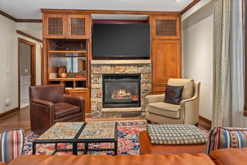 The Ritz-Carlton Club, Two-Bedroom Residence Float 1, Ski-in & Ski-out Resort in Aspen Highlands