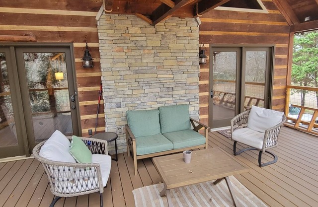 The River's Edge on the Hiawassee Pet Friendly