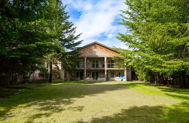 The Riverbend | Modern Studio @ Harrison Lake
