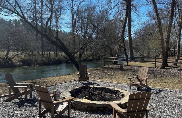 The Riverhaus @nottelyriverhaus on IG.