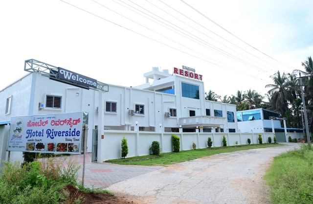the Riverside Holiday Resort