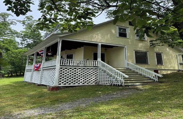 The Rocks - A Victorian Cottage on Seneca Lake