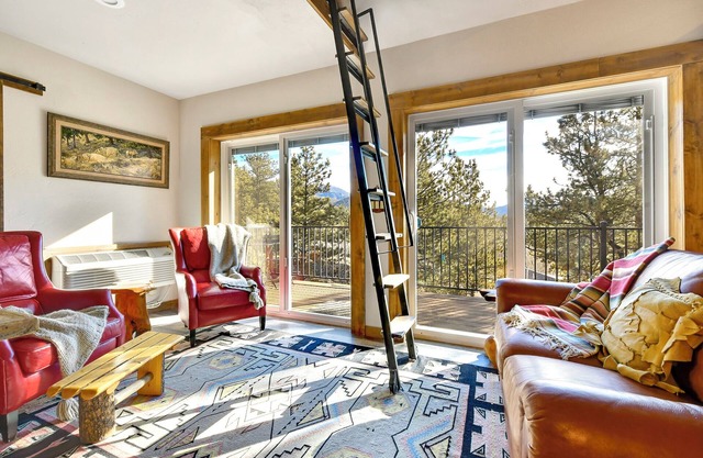 The Rockwall Cabin at Bison Peak Lodge, a Mountain Wilderness Lodge